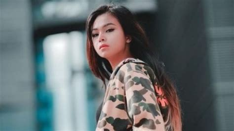 Tunjuk Id Potret Angeli Khang Artis Filipina Langganan Main Film