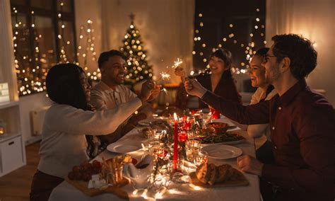 5 Conversation Tips to Impress Your Partner’s Family This Christmas