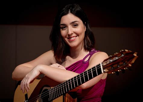 Female Classical Guitarist | Andrea González Caballero