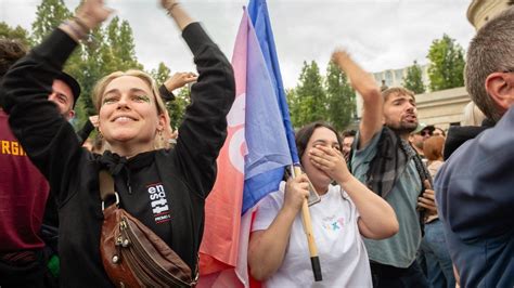 Elecciones En Francia La Unión De La Izquierda Gana Las Elecciones En Francia Y Frena A La