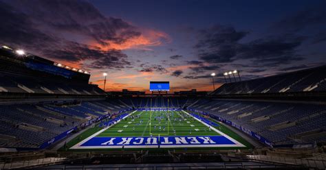 Kentucky Wildcats Can't Wait to Show Off New Kroger Field Lights - On3