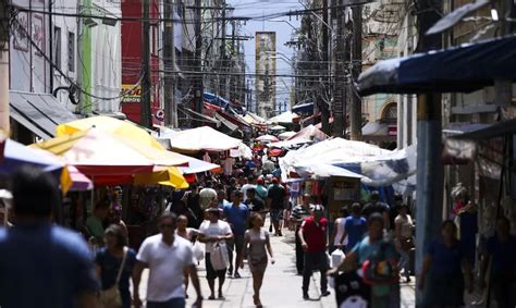 Comércio em Manaus tem horário diferenciado no feriado