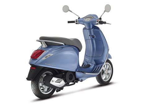 Motorrad Vergleich Vespa Primavera I E V Vs Vespa Sprint