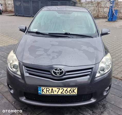 U Ywane Toyota Auris Pln Km Otomoto