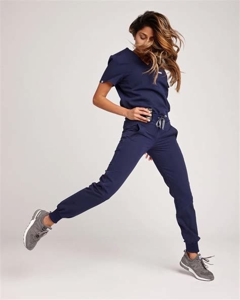 FIGS Scrubs | Medical scrubs outfit, Cute scrubs, Scrubs outfit