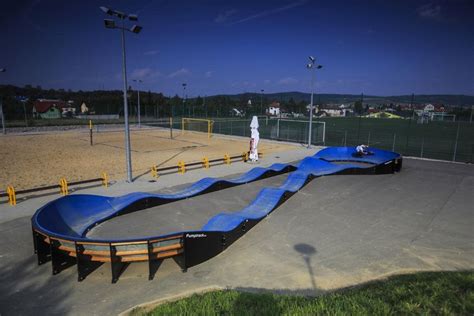 Pumptrack in Dukla Skateparques Construcción de skateparks y diseño