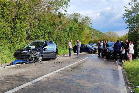 Težak udes na putu Mostar Nevesinje Sudarila se četiri vozila