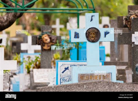 Manila North Cemetery Hi Res Stock Photography And Images Alamy