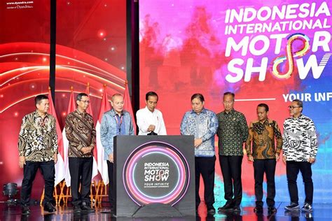 Foto Mendag Zulhas Dampingi Presiden Jokowi Buka Gelaran Iims