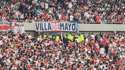 Murió Hincha De River Al Caer De Una Tribuna Del Monumental Y Se