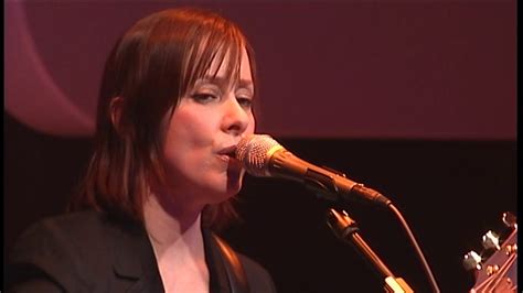 Suzanne Vega Live At The Duo Music Exchange 1st April 2005 Youtube