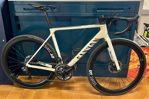 Canyon Ultimate CF SLX 9 Disc Di2 Gebraucht Kaufen M Buycycle