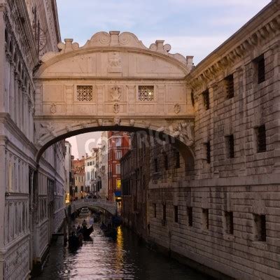 G Ndolas Que Passam Sob A Ponte Dos Suspiros Ponte Dos Suspiros