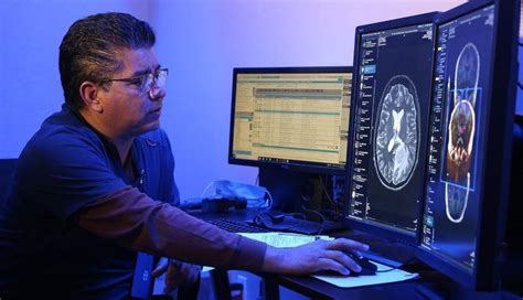 Con Exitosa Cirug A Especialistas Del Issste Retiran Tumor Cerebral