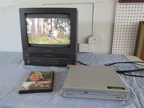 Phillips Magnavox Dvd Player Model MWD200G With Cables and DVD No Remote - TV, Video & Home Audio