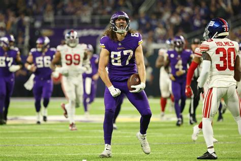 T J Hockenson Injury Update Latest On Minnesota Vikings Te