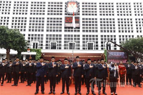 Pelantikan Anggota Kpu Kabupaten Dan Kota Masa Bakti Foto