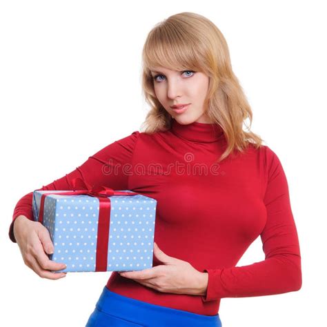 Blonde Y Un Rect Ngulo De Regalo Imagen De Archivo Imagen De Hembra Venta