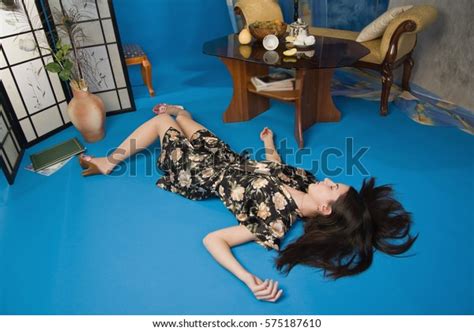 Crime Scene Simulation Lifeless Brunette Lying Stockfoto 575187610