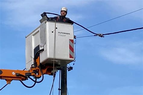 Storchennest Bei Morbach Westnetz Sichert Stromleitung