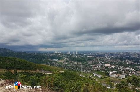 Downhill Overlooking Lot For Sale In Peak Monterrazas Guadalupe Cebu