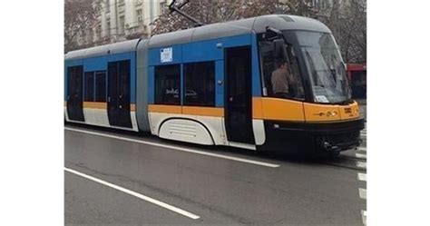 Кабината на трамвай се запали в София, ватманът се наранил на ...