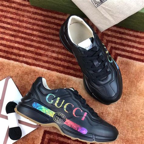 Giày Nam Gucci Rhyton Màu đen Họa Tiết Chữ Màu Gngc69 Siêu Cấp Like