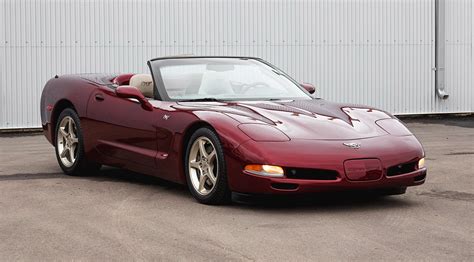Corvette Generations: C1-C8 History, Design Differences, and Features