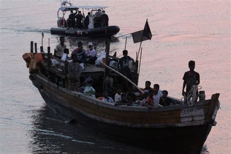 Bangkok Post Boat With 70 Rohingya Leaves Myanmar For Malaysia