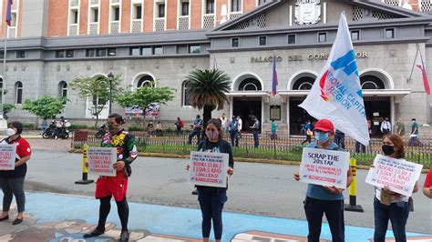 Grupo Ng Mga Guro Muling Nagkasa Ng Protesta Sa Tanggapan Ng Comelec