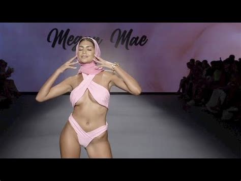 Hot Sexy Meg Mac Bikini Pics