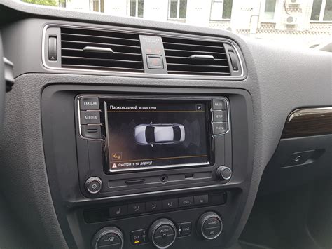 Замена RCD 510 на RCD 330 Plus Volkswagen Jetta VI 1 4 л 2015 года