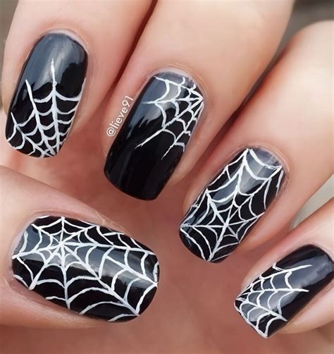 27 Classy And Bold Halloween Nail Designs To Try Styleoholic