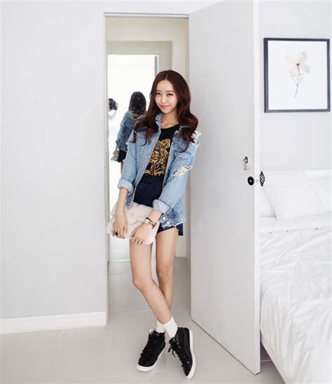 Tái sử dụng đồ cũ cho những hot trend của năm mới