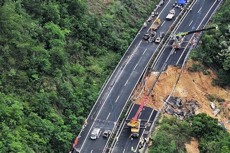 Autobahn St Rzt Nach Heftigen Regenf Llen Ein Viele Tote Mopo