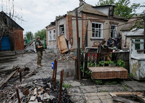 East Ukraine Village Looks Post Apocalyptic Business Insider