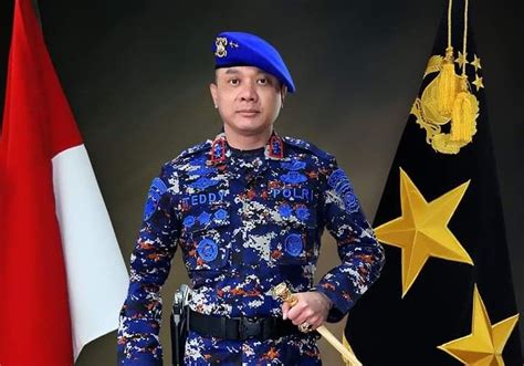 Profil Dan Biodata Irjen Teddy Minahasa Putra Kapolda Jatim Umur Asal