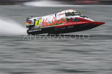 Fih O Sesi Balap Pertama F Powerboat Antara Foto