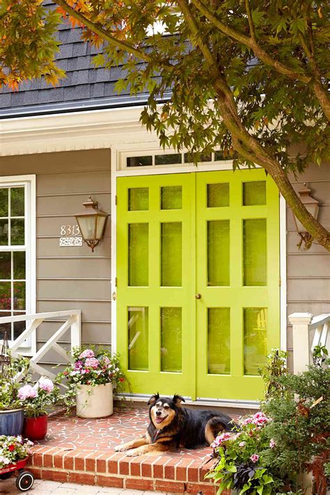 11 Bright Front Door Colors That Will Seriously Amp Up Your Curb Appeal ...