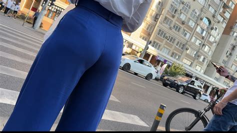 Very Juicy Milf With A Big Shaking Ass Tight Jeans Forum