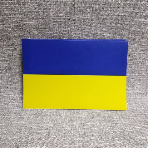 Наклейка на Авто Флаг Украины — Купить Недорого на Bigl.ua (105746605)