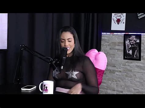 A experiência dela anal em um gang bang e uma situação na praia Karen Bessa SHEER RED