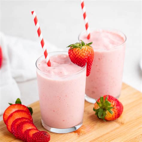 Strawberry Smoothie - The Stay At Home Chef