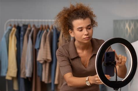 Free Photo Young Woman Organizing Live Shop