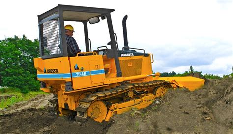 Dressta North America Td 8r Crawler Dozers Heavy Equipment Guide