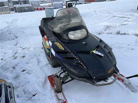 1998 Zl500 Arctic Cat Snowmobile Not Running In Our Yard Located In