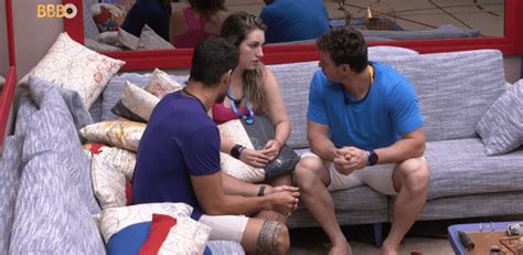 BBB 23 Gustavo Aconselha Amanda Sobre Quem Dar Colar Do Anjo