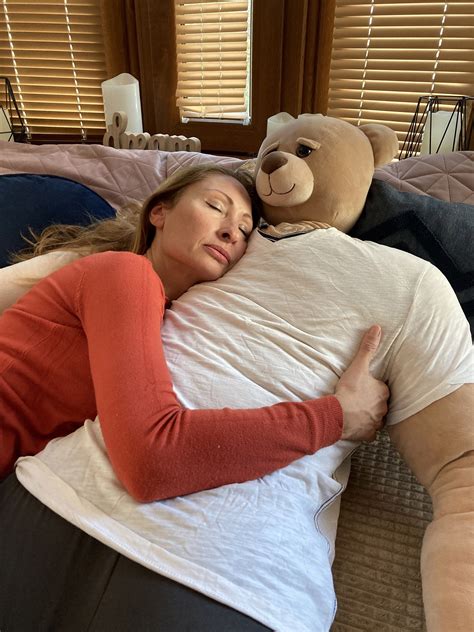 Singles Can Snuggle This Giant Emotional Support Bear