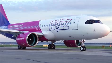 BRAND NEW Wizz Air Airbus A320NEO HA LJD Katowice Airport KTW