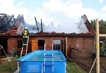 Scheunenbrand In Gorlosen Mehrere Zehntausend Euro Schaden